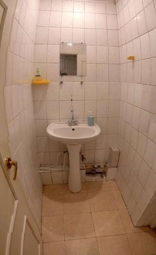 Лоджи nakvinės namai Mano kelias Вильнюс Трехместный номер с общей ванной комнатой-1